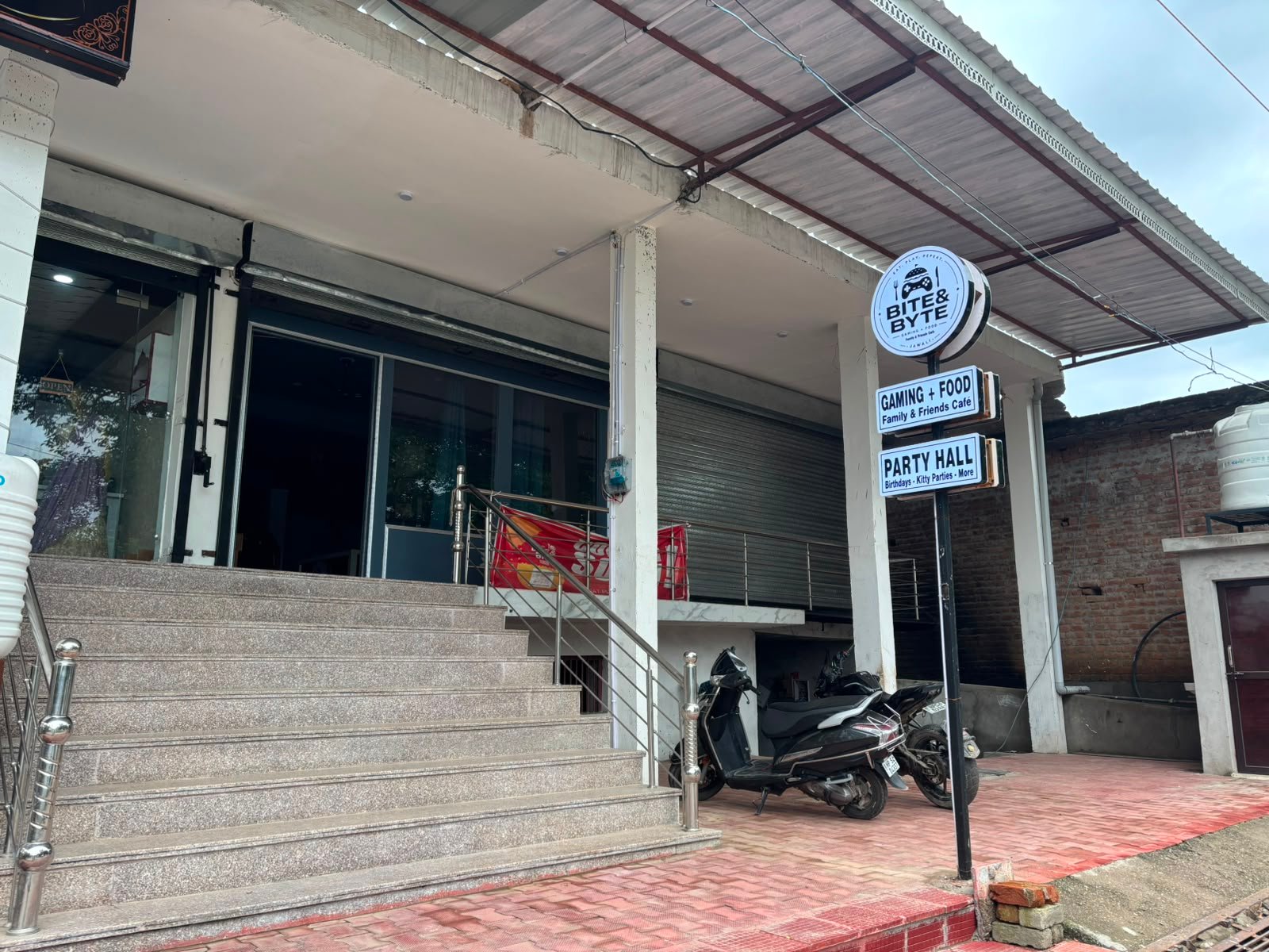 Bite & Byte storefront signage and entrance in Jawali